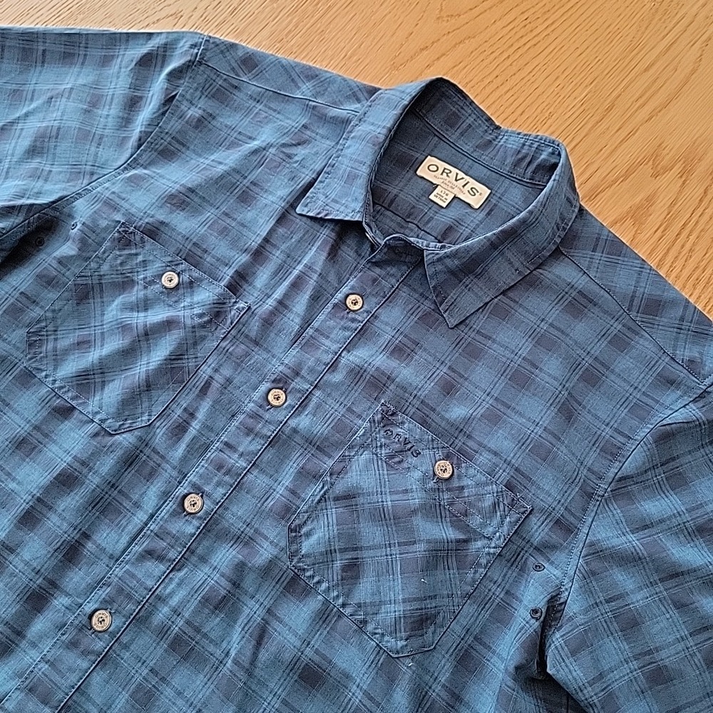 Orvis Men's Tech Shirt Size Large Blue Button Up Plaid Short Sleeve Pockets